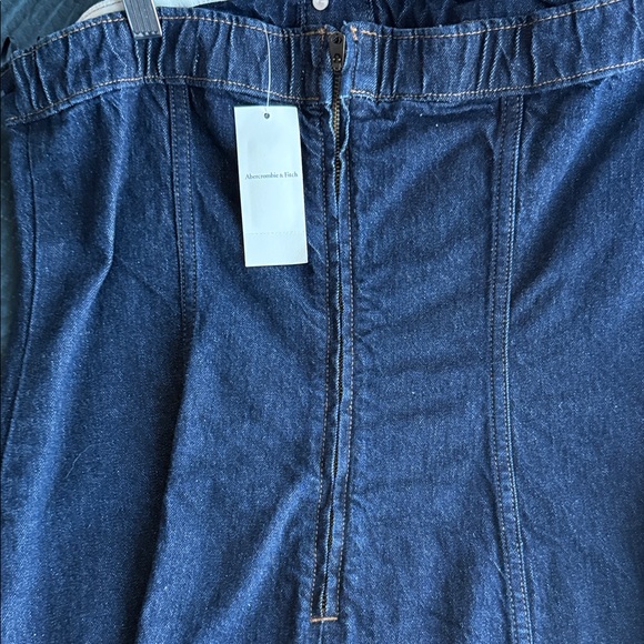 Classic Dark Blue Button-Front Denim Skirt- Abercrombie BRAND NWT - Picture 2 of 7